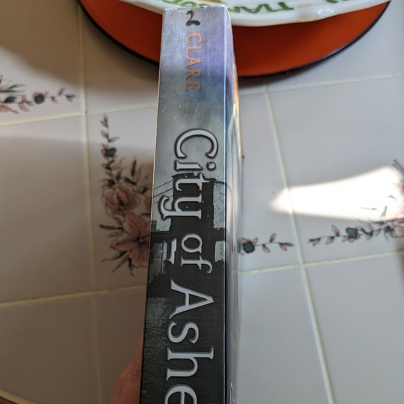 The Shadowhunter Chronicles Lot - City Of Ashes & Clockwork Prince Paperback - Picture 10 of 11